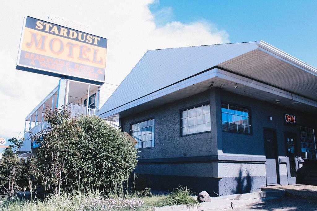 Stardust Motel Camrose Exterior photo